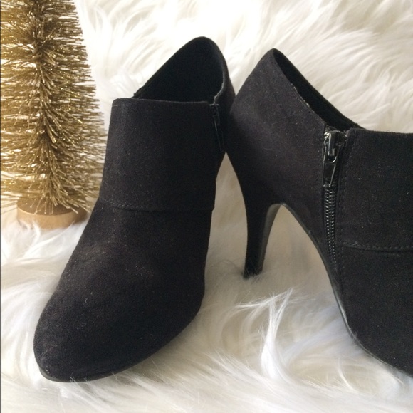 Black suede booties - Picture 3 of 5